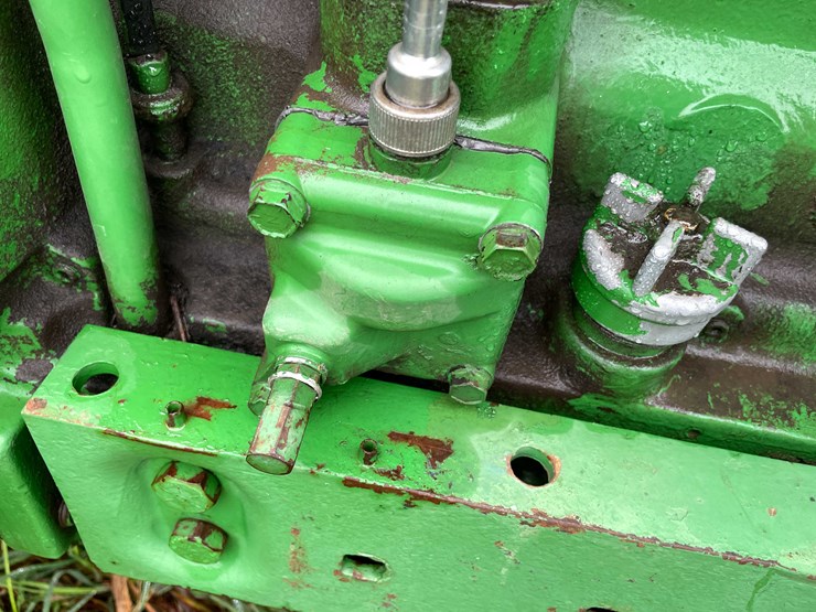 john-deere-3010-image-37