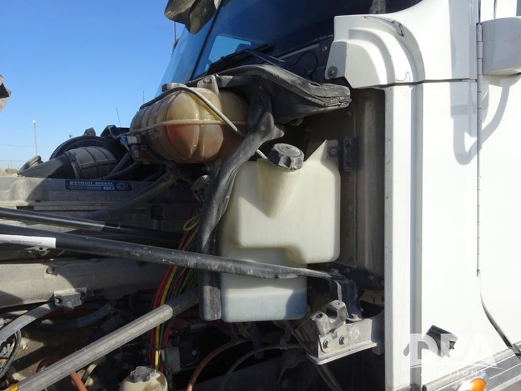 2016-freightliner-coronado-day-cab-glider-truck-(pz13983,-unit-716)-image-81