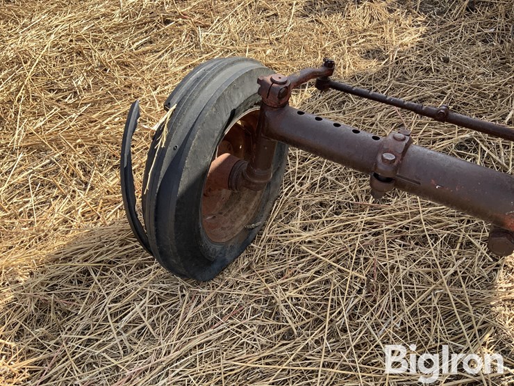 1959-farmall-560-2wd-tractor-image-14