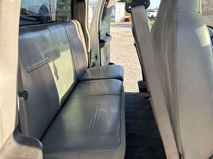 2005-ford-f350-image-23