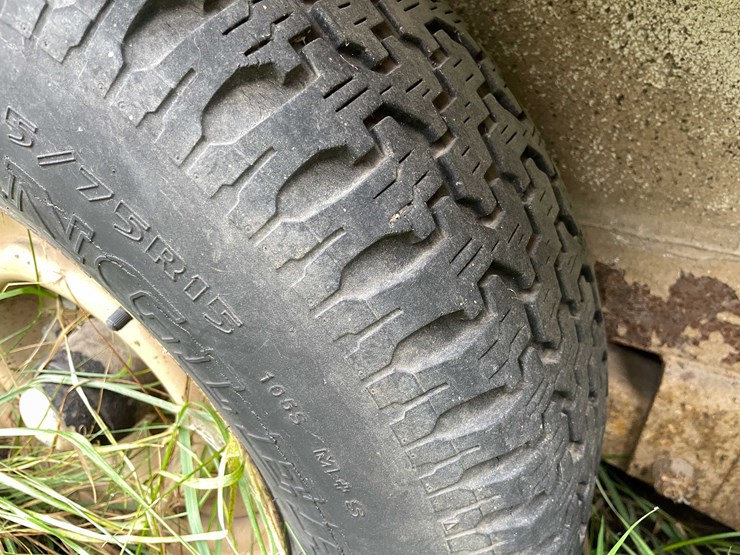 #8044-•-1986-3-horse-gooseneck-camper-trailer-(no-title)-image-36