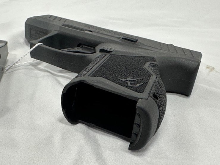 #2025-00059-•-taurus-gx4-pistol-image-49