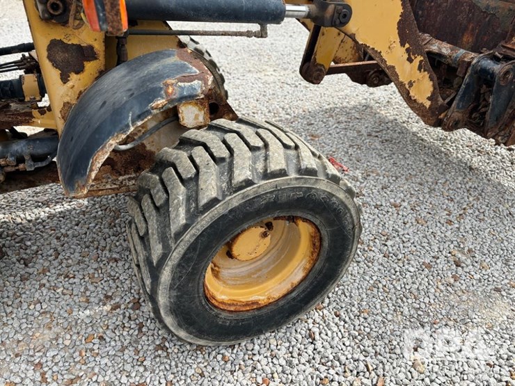 2015-caterpillar-903c2-image-27