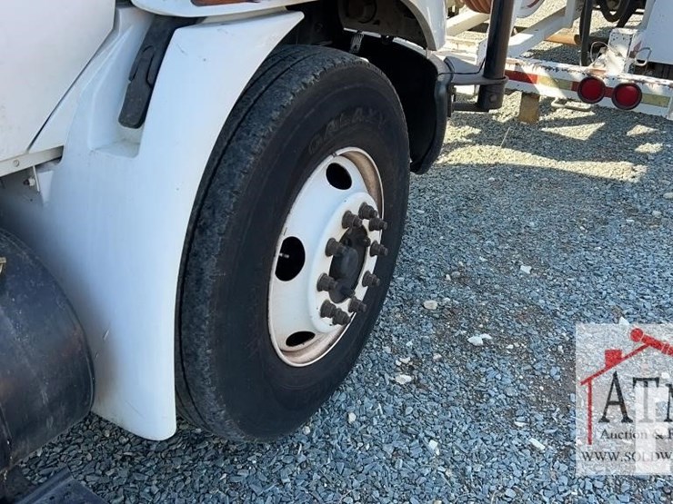 2005-international-durastar-4300-image-8