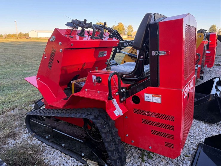 agt-sda-140t-mini-track-loader-image-3