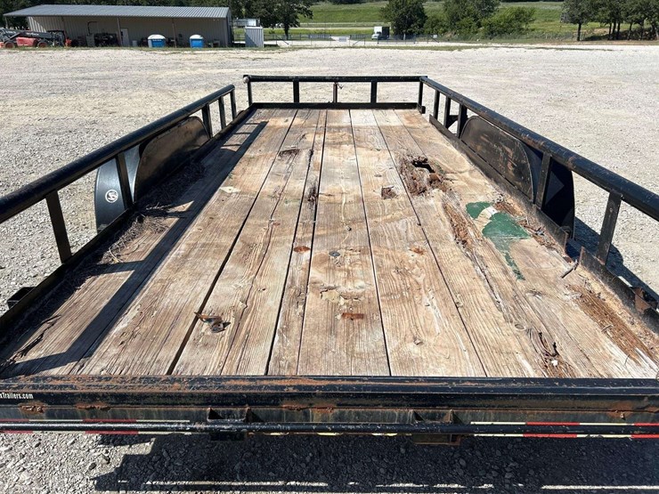 2003-big-tex-10pi-16ft.-t/a-pipe-top-utility-trailer-image-9