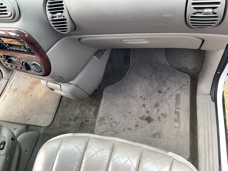 1999-chrysler-town-&-country-image-93