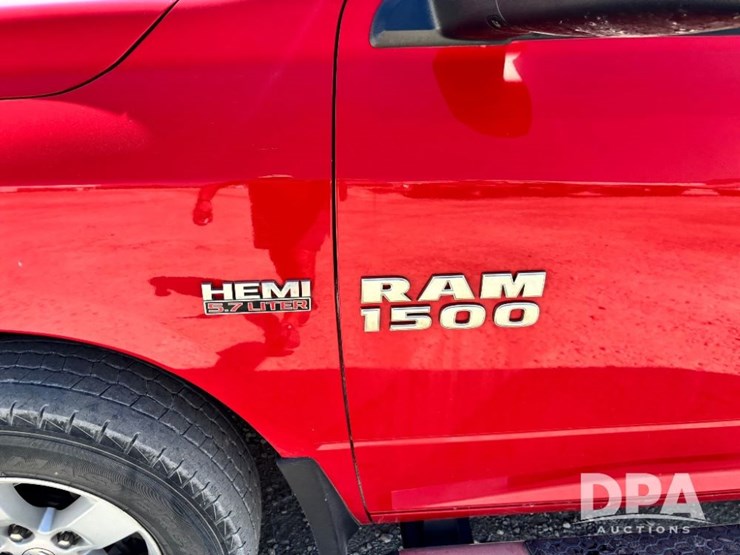 2017-ram-1500-slt-image-22