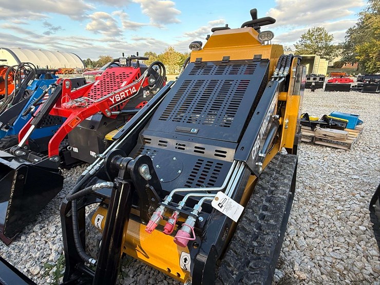 cfg-industrial-kkta27-mini-track-loader-image-3