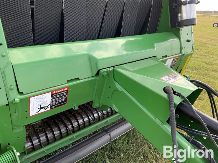 2021-john-deere-560m-image-16