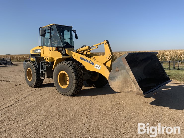 2009-komatsu-wa200-6-image-3