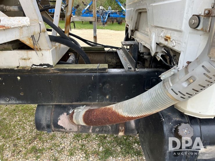 1995-freightliner-fl70-image-27