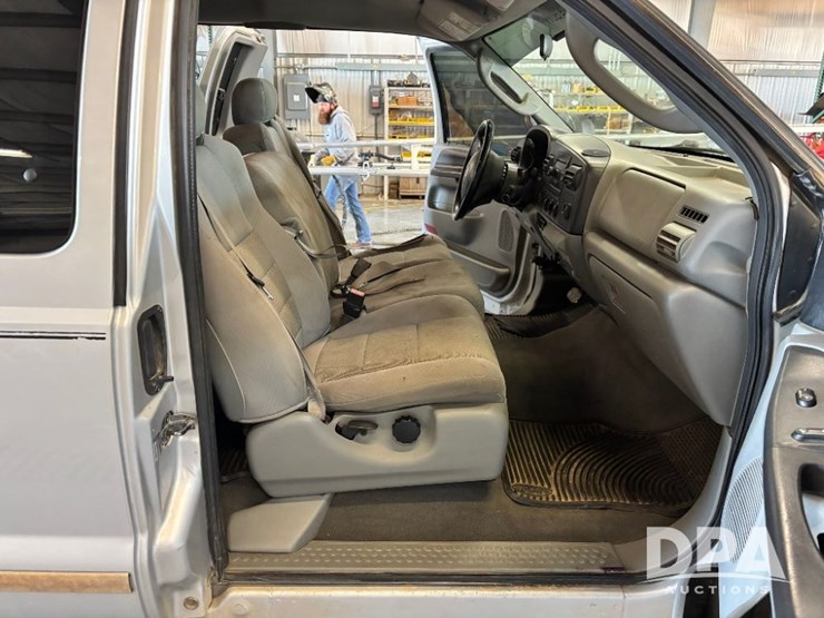 2006-ford-f350-xlt-image-55