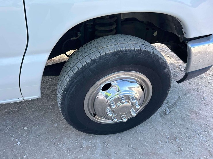 2015-ford-e350-image-31