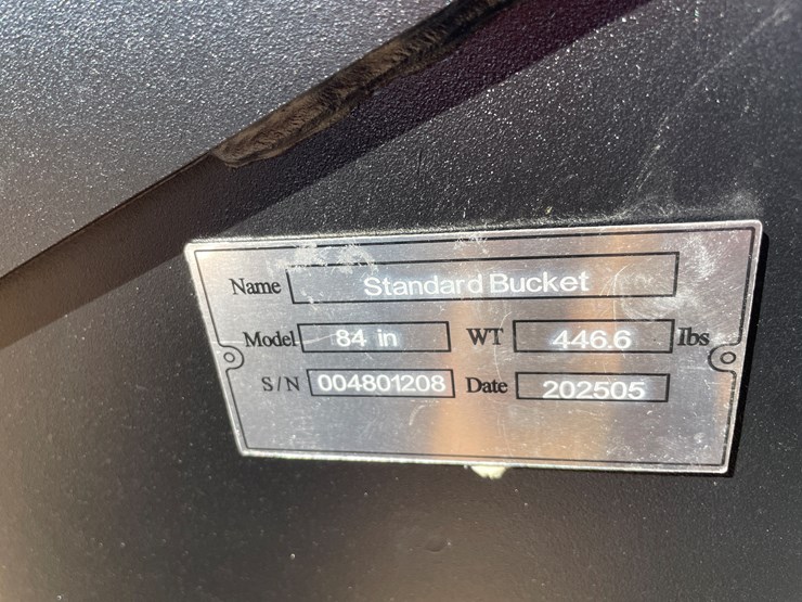 #4104-•-84"-bucket-attachment-image-10