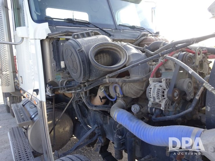 2018-freightliner-coronado-day-cab-glider-truck-(pz13985,-unit-775)-image-81