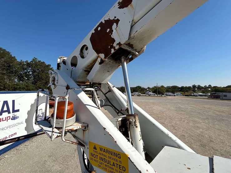 2005-international-durastar-4300-image-25