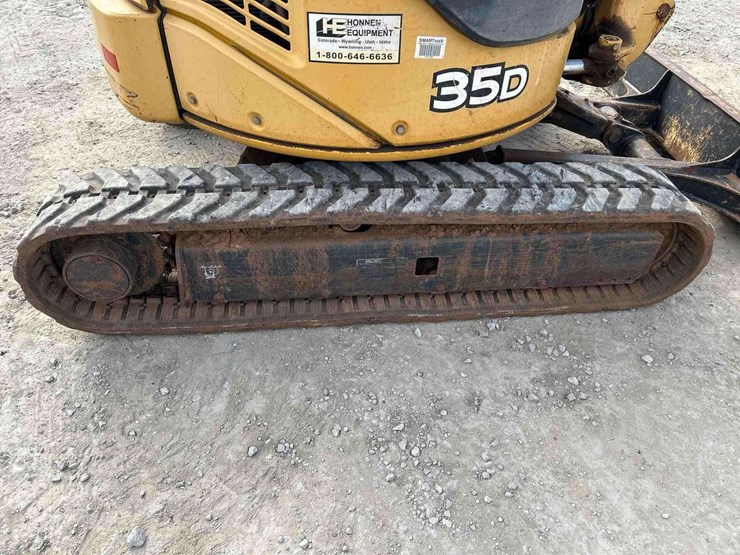 2013-deere-35d-image-23