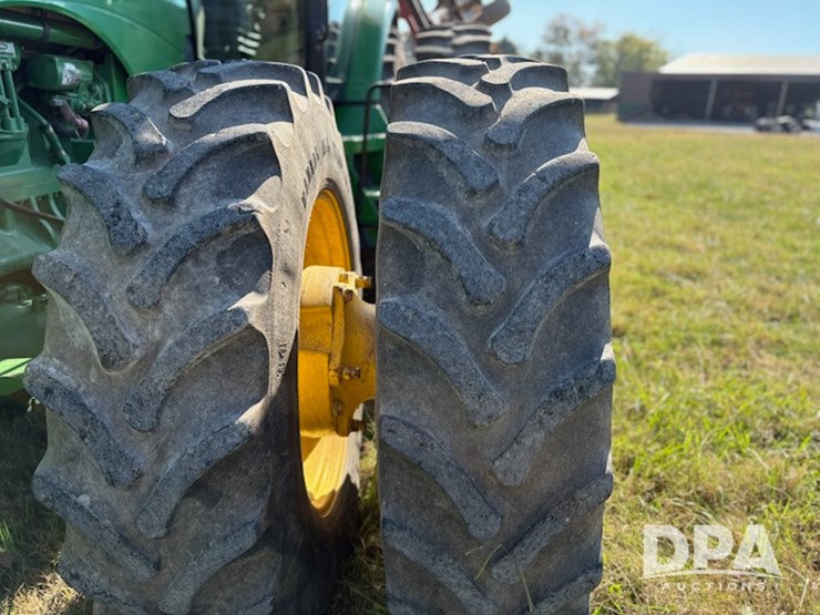 2010-john-deere-8320r-image-11