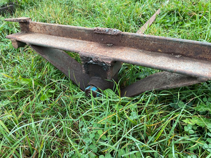 #8143-•-bale-spear-image-7