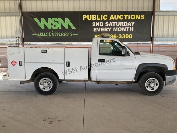 2005-chevrolet-2500hd-image-1