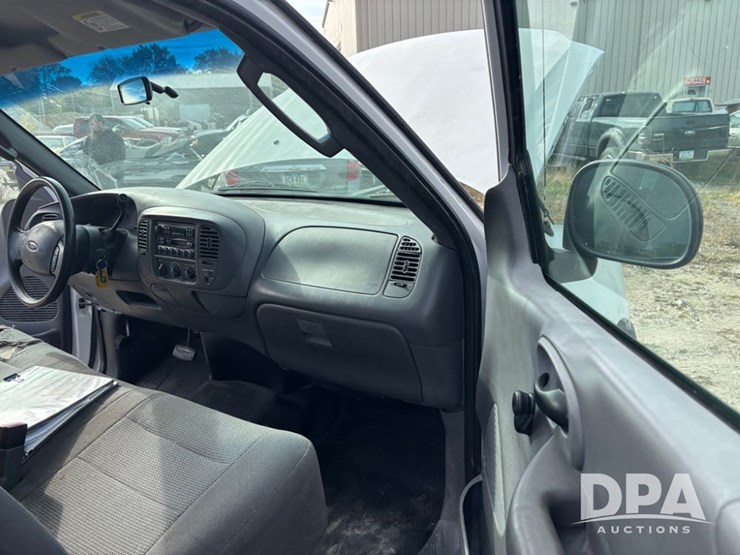 2004-ford-f150-image-35