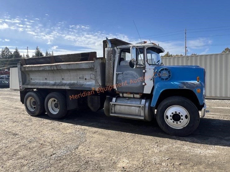 1979-ford-9000-image-3