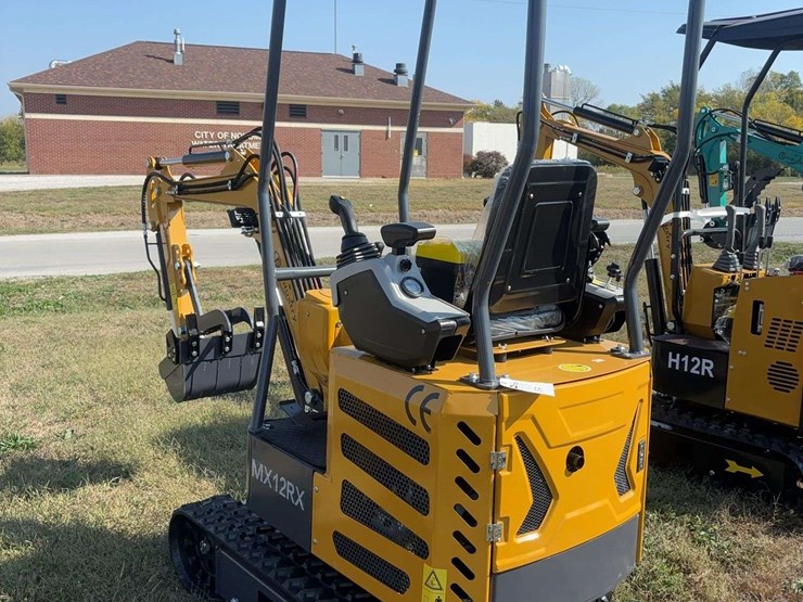 mini-excavator-mx12rx-image-3
