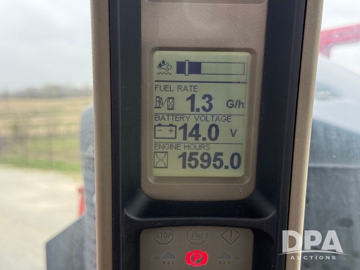 2020-case-ih-trident-5550-image-58