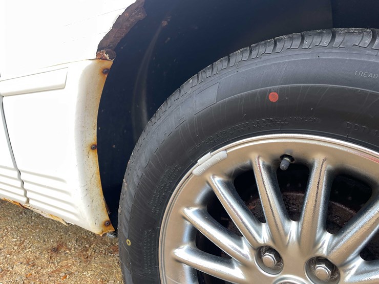 1999-chrysler-town-&-country-image-38