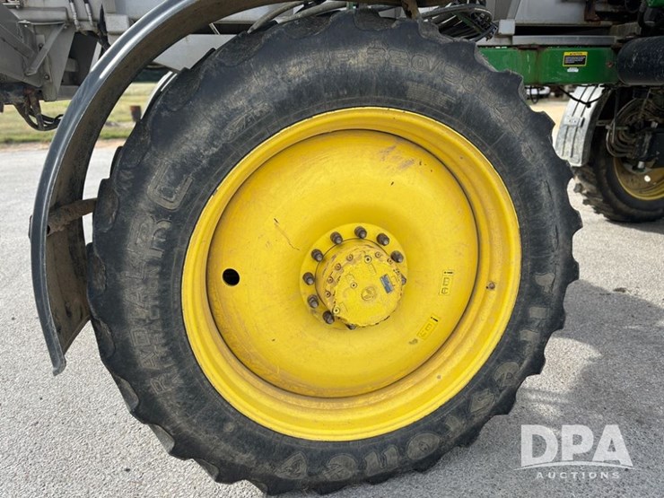 2019-john-deere-r4038-image-96