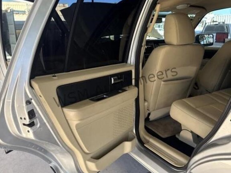 2015-ford-expedition-image-24