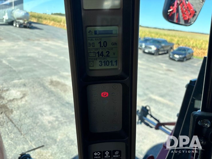 2020-case-ih-patriot-4440-image-119