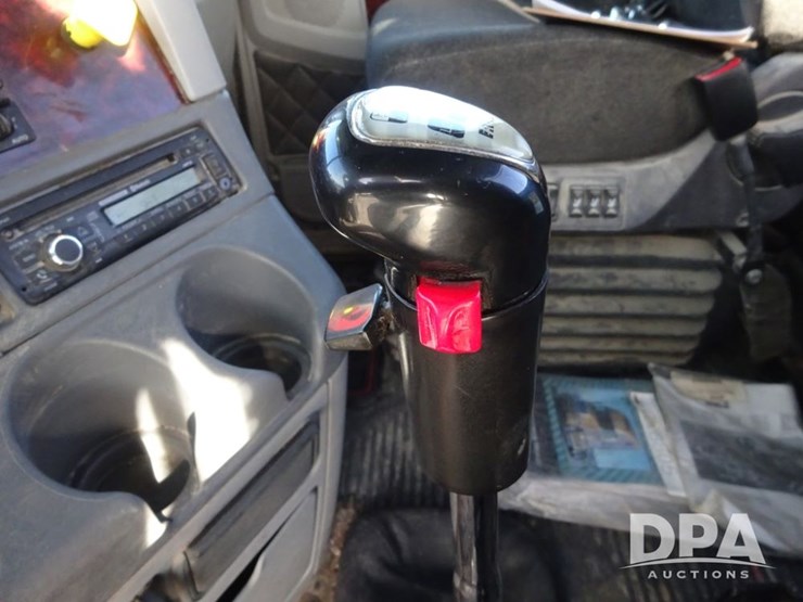 2016-freightliner-coronado-day-cab-glider-truck-(pz13982,-unit-720)-image-94