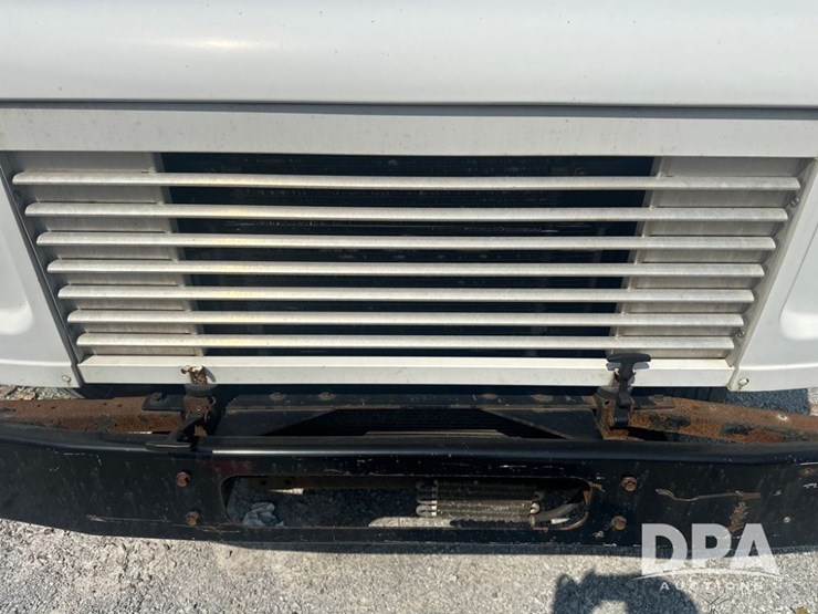 2012-ford-f59-image-5