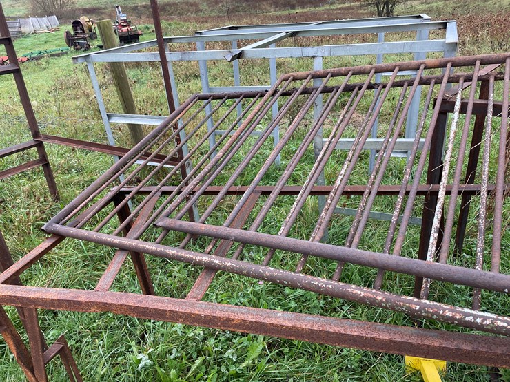 #8116-•-misc-metal-frames-image-5