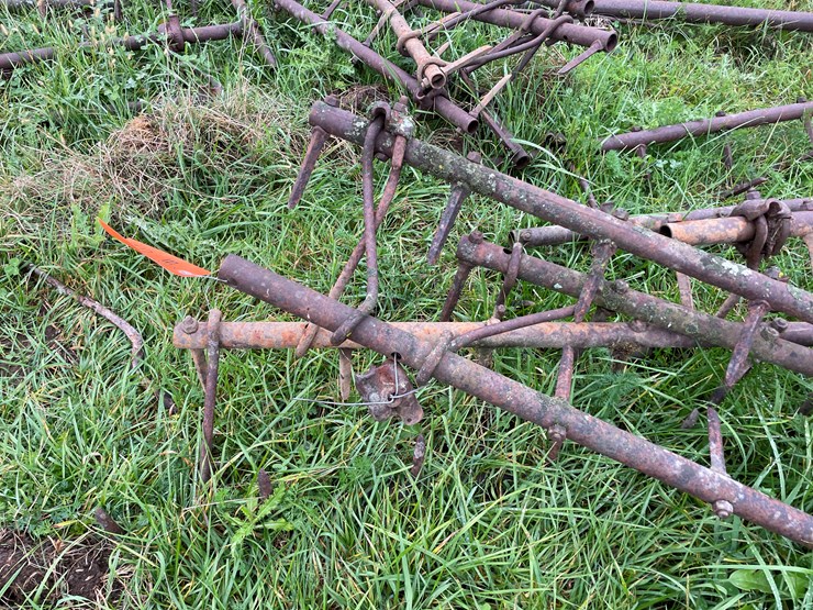 #8142-•-misc-drag-sections-image-3