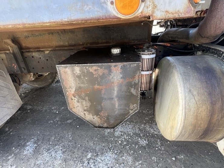 1979-ford-9000-image-17