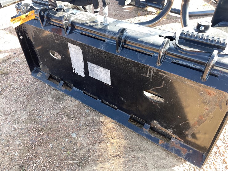 #4086-•-john-deere-pro-ah80-bale-squeeze-attachment-image-5