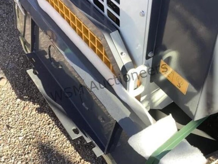 2025-battler-st25m-6-stand-up-skid-steer-image-8