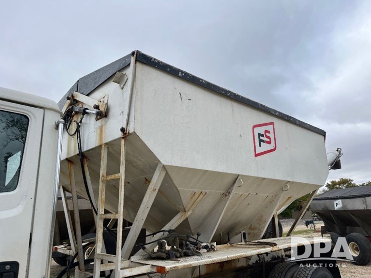 1995-freightliner-fl70-image-46