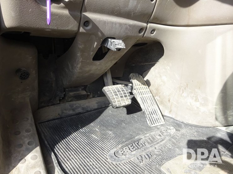 2018-freightliner-cascadia-day-cab-truck-(pz13986,-unit-405)-image-77