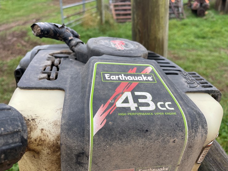 #8120-•-earthquake-e43-power-earth-auger-image-11