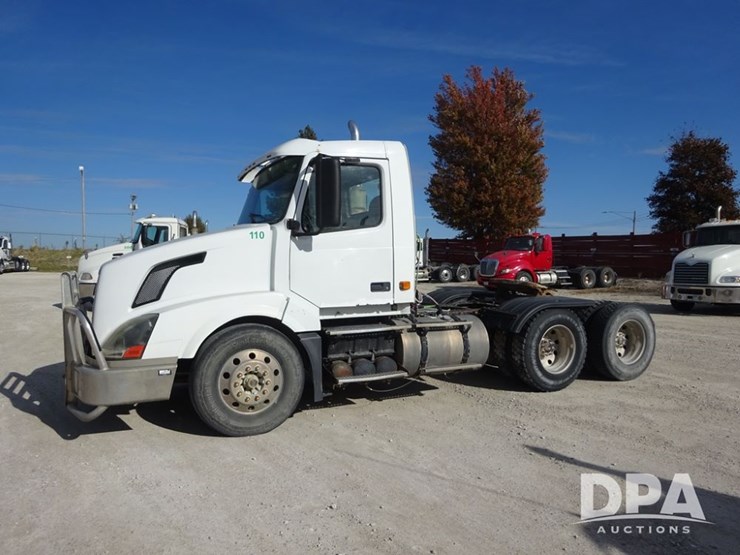 2007-volvo-vnl-day-cab-truck-(pz13987,-unit-110)-image-43