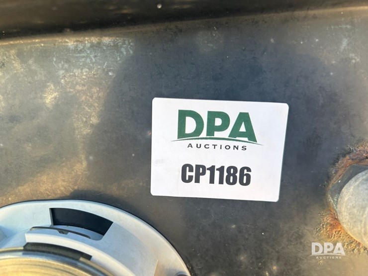 2012-neville-trailer-image-26