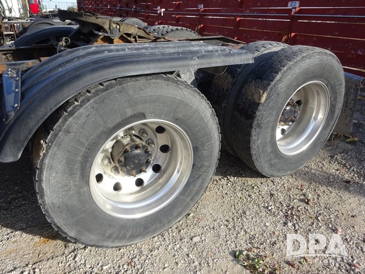 2016-freightliner-coronado-day-cab-glider-truck-(pz13982,-unit-720)-image-49