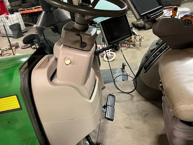 2017-john-deere-8320r-image-5