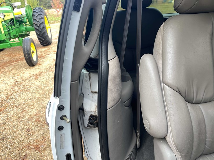 1999-chrysler-town-&-country-image-78