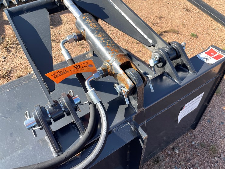 #4083-•-84"-smooth-faced-grapple-bucket-attachment-image-12