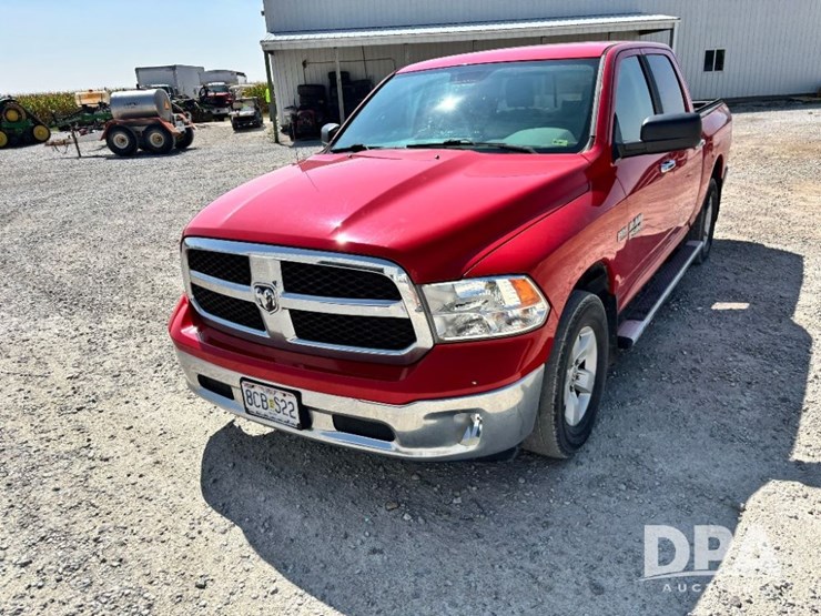 2017-ram-1500-slt-image-15